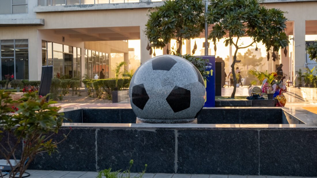 Ball fountain